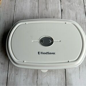 PREOWNED FOODSAVER VACUUM SEALER CONTAINER WITH LID